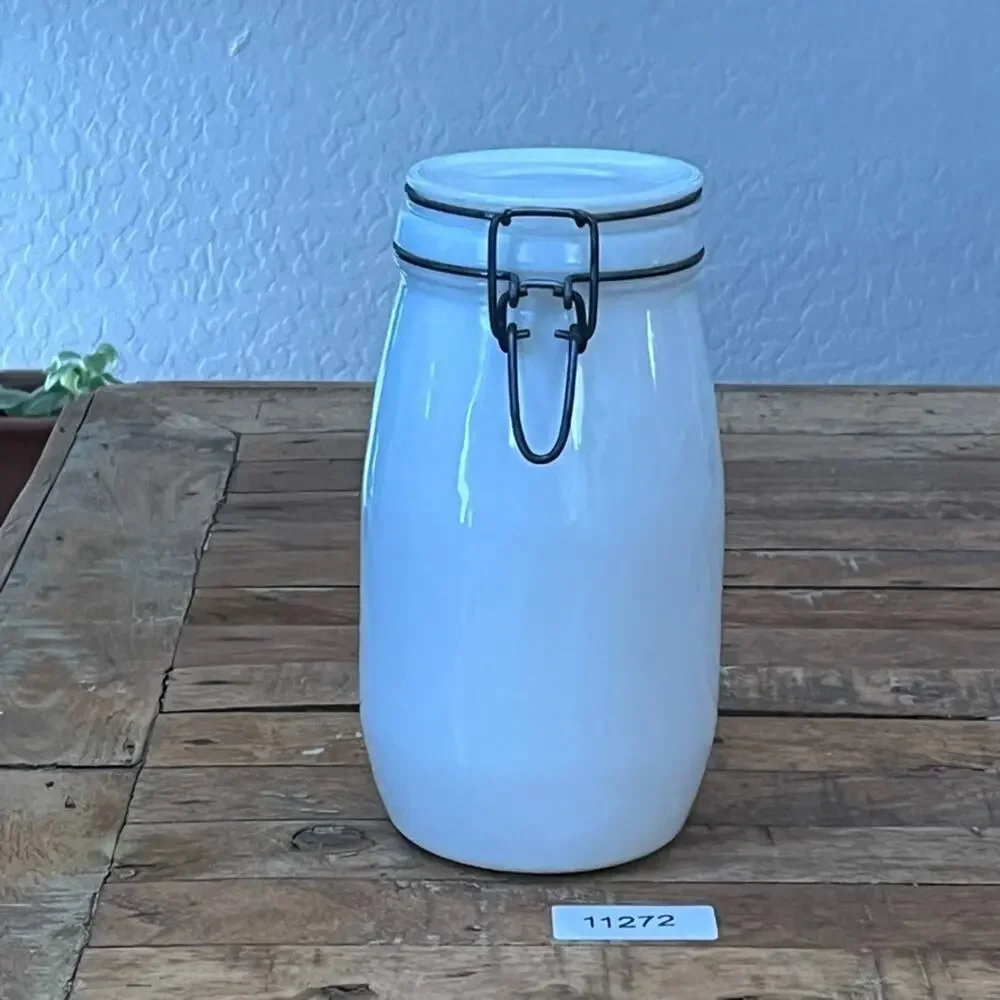 Wheaton White Milk Glass Canister 1.5 L Lidded 9